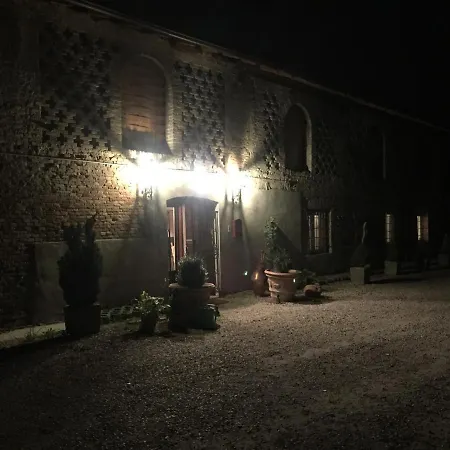 Cascina La Castagnara Oriolo (Lombardy)